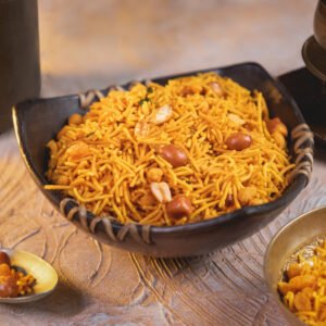 Crunchy Garlic Mixture – Spicy & Savory South Indian Snack